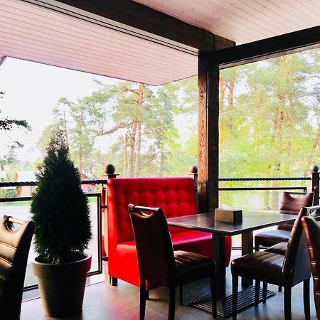 Hotel Motozona Briukhovychi Esterno foto