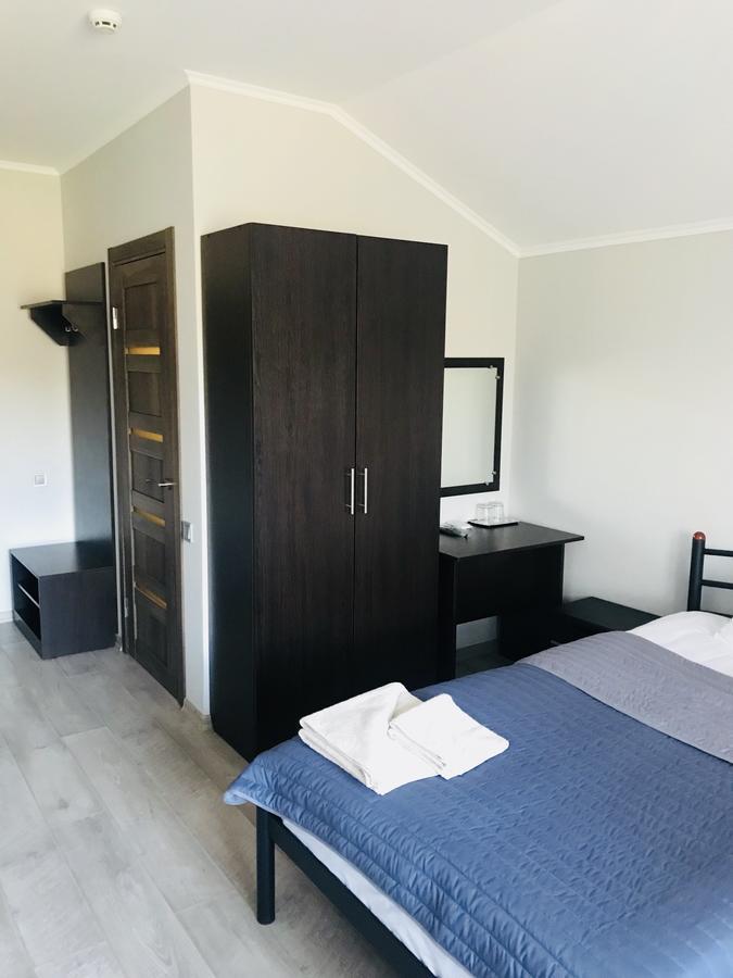 Hotel Motozona Briukhovychi Esterno foto