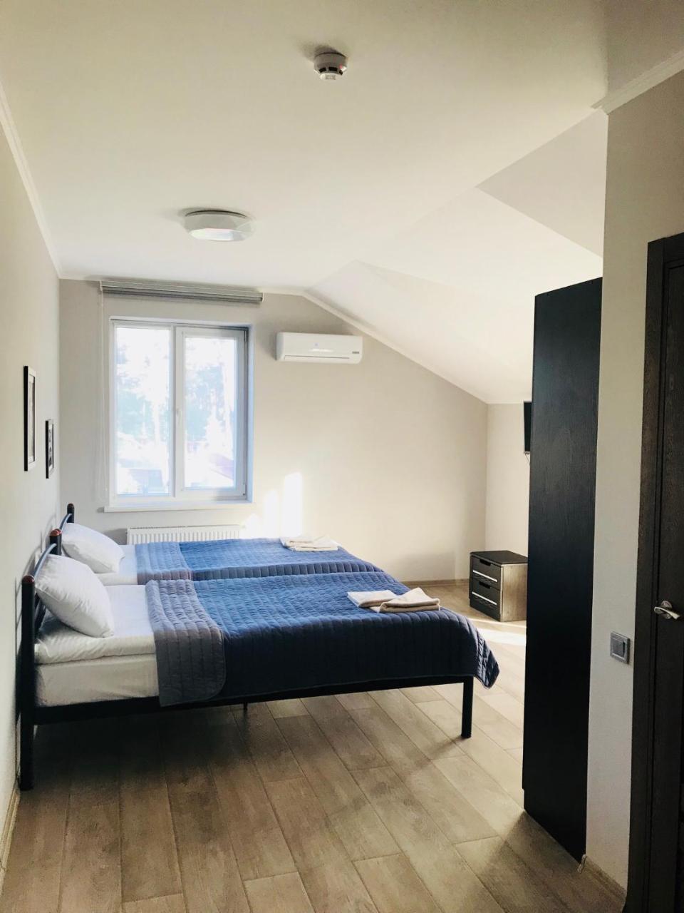 Hotel Motozona Briukhovychi Esterno foto