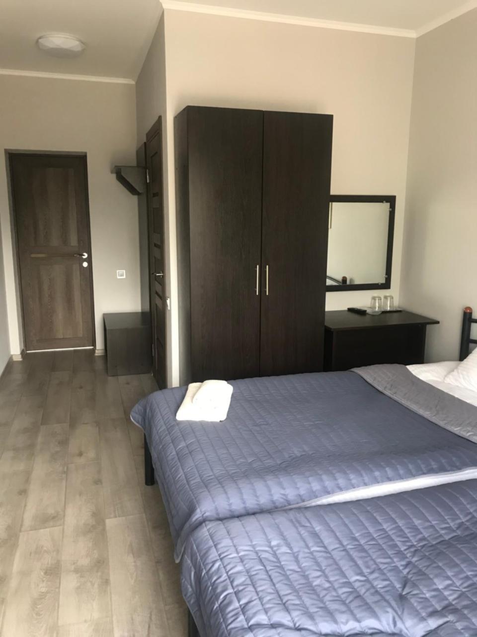 Hotel Motozona Briukhovychi Esterno foto